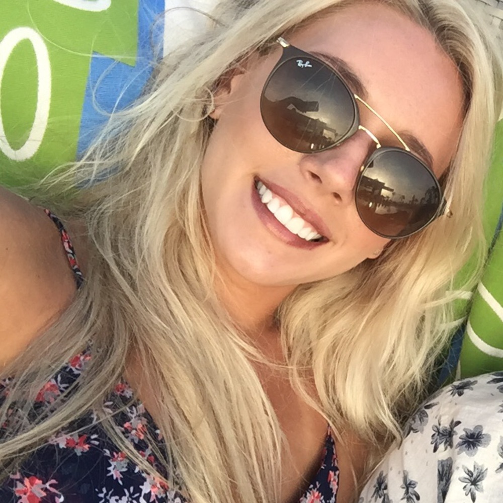 Meet your Posher, Marissa